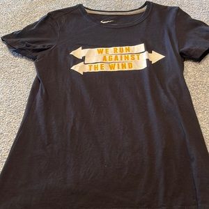 Nike women’s slim fit shirt black size medium